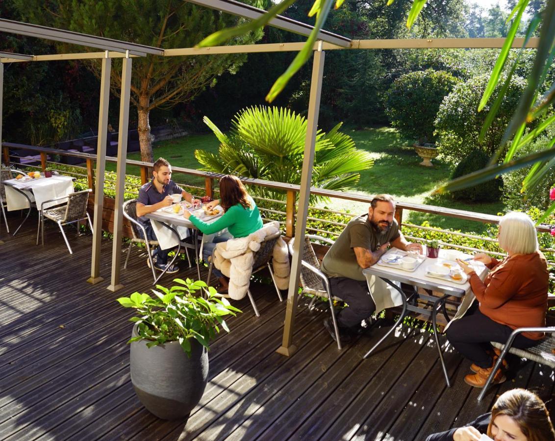 Logis Hotel Aux Berges De L'Aveyron Onet-le-Chateau Luaran gambar